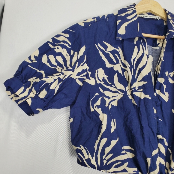 Zara Blue & Ivory Printed Cropped V Neck Button Down Knot Shortsleeve Top Size M - Picture 4 of 12